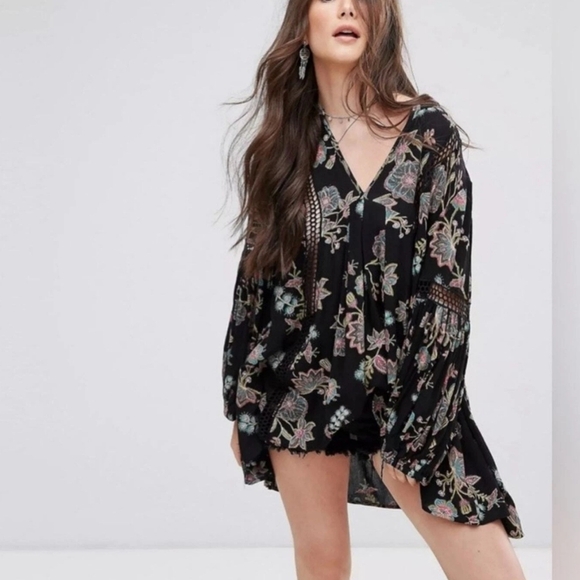 Free People Just the Two of Us Boho Crochet Lace Black and Pink Floral Tunic S - Picture 3 of 14